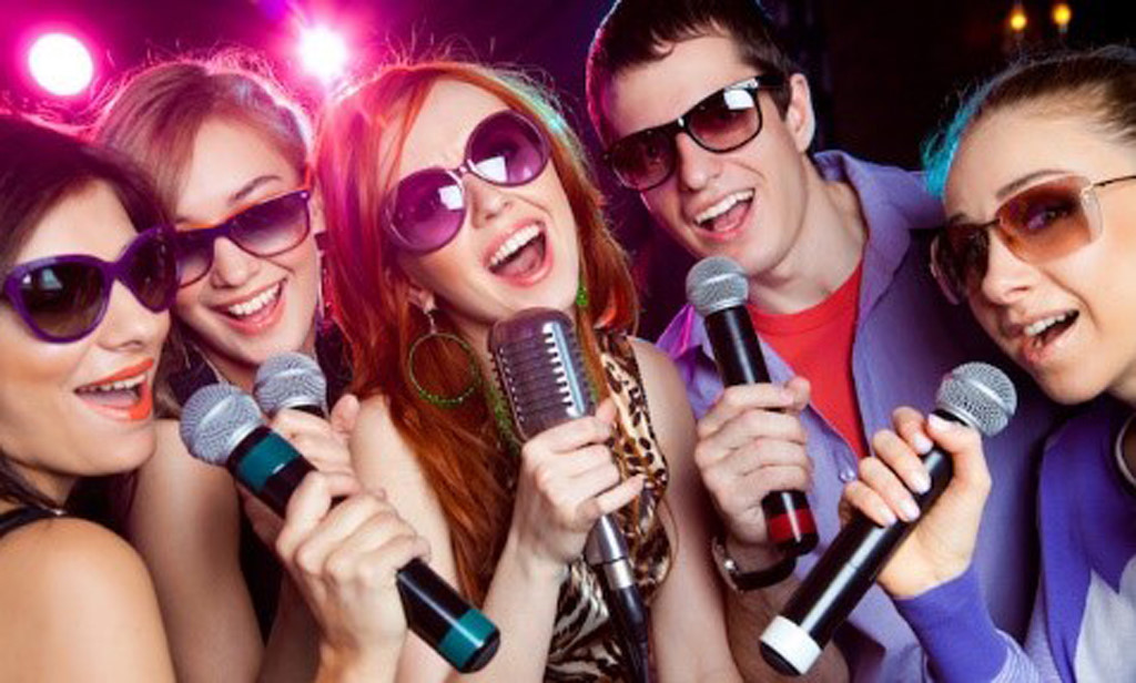 Hát karaoke giúp giảm stress
